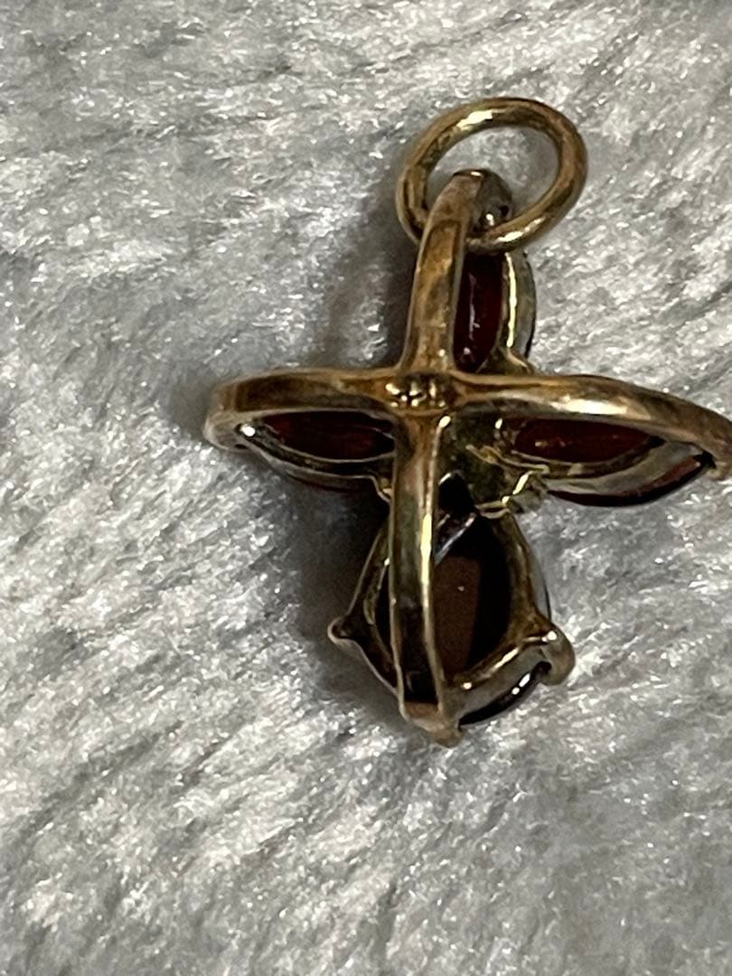 碌山　ガーネットブローチ・ペンダント