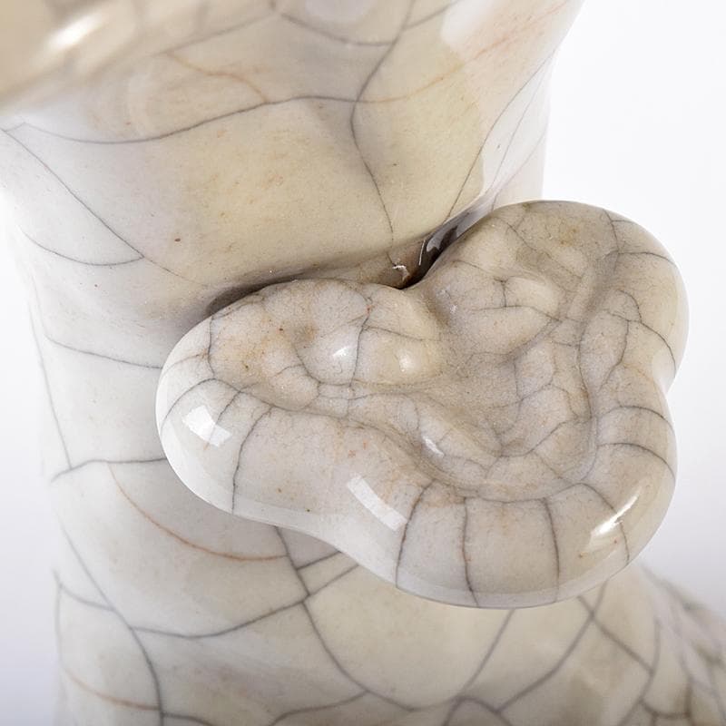 中国　大清乾隆年製款　哥窯　白磁　金糸鉄線　氷裂文　霊芝瓶　M　8061E