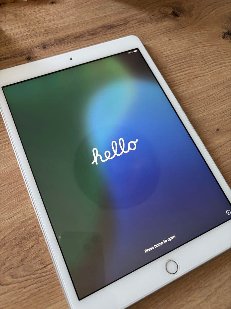 ＊美品＊ iPad 第8世代 32GB Wi-Fi キーボード付き