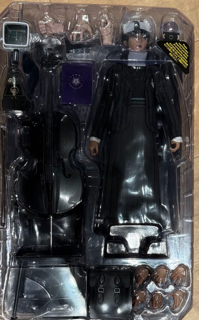 ホットトイズ　ウェンズデー1/6 フィギュア