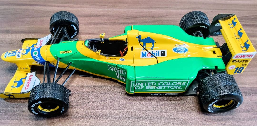 【極美品！】1/18 ミニチャンプス ベネトン フォード B192