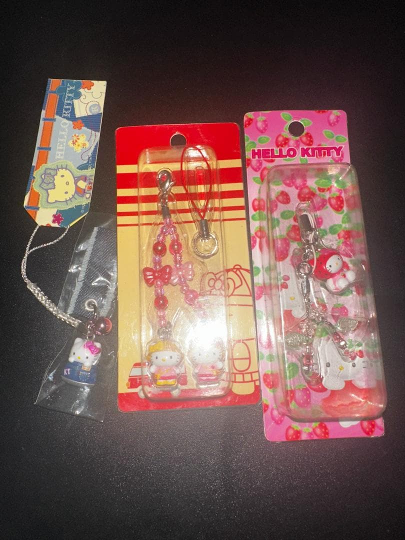 J*_様 #1-1051218 ハローキティのカラフルなストラップ3個セット