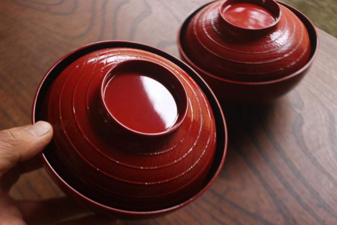 デッドストック！極上糸目朱漆に優美な松蒔絵の映える煮物椀2点（検輪島塗雑煮椀