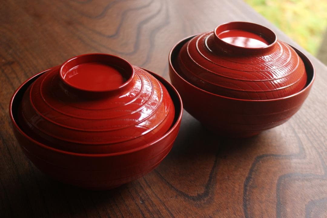 デッドストック！極上糸目朱漆に優美な松蒔絵の映える煮物椀2点（検輪島塗雑煮椀