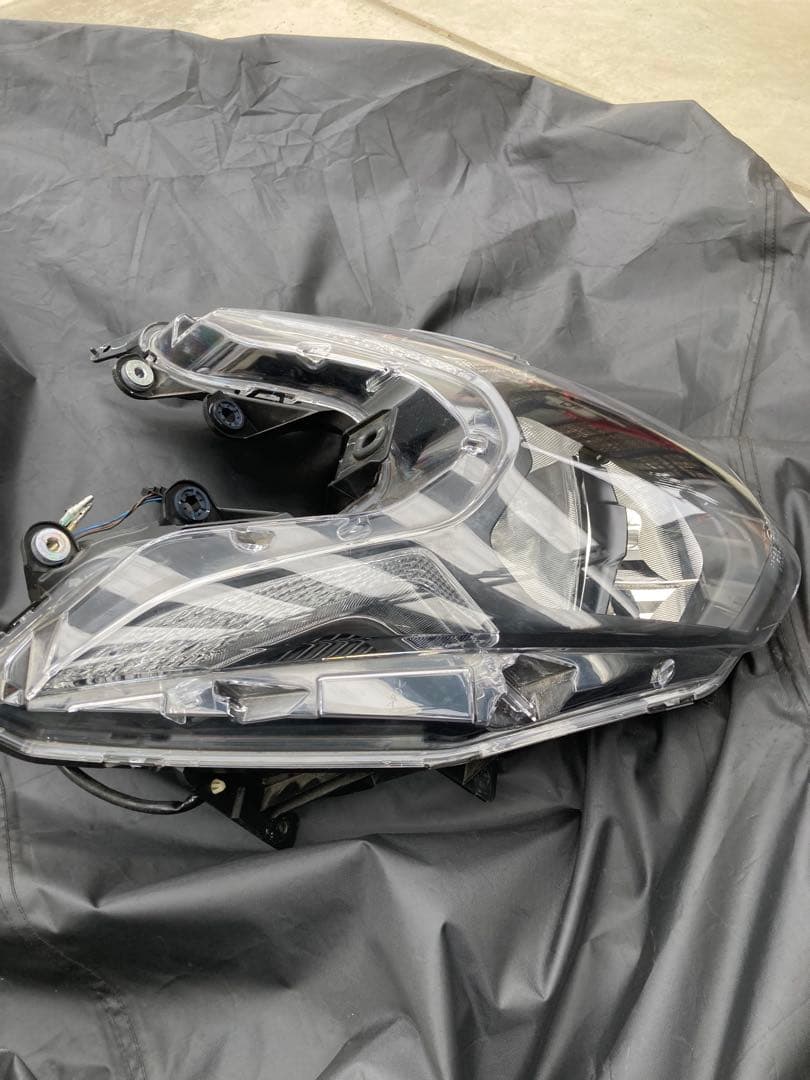 トリシティ125ヘッドライトLEDユニット