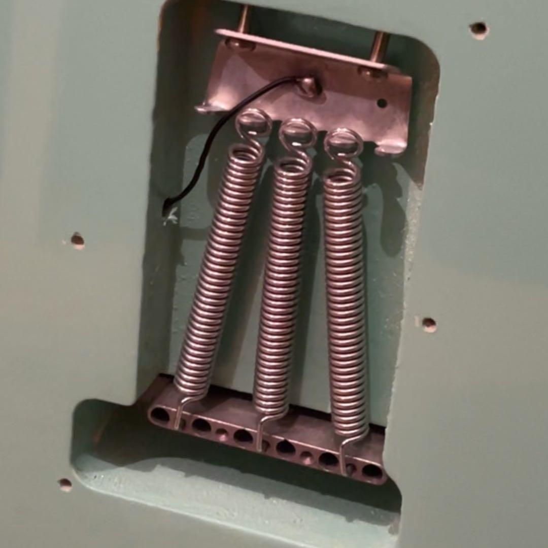 【カスタム済み】PLAYTECH ストラトタイプ(レインボートーン装備)