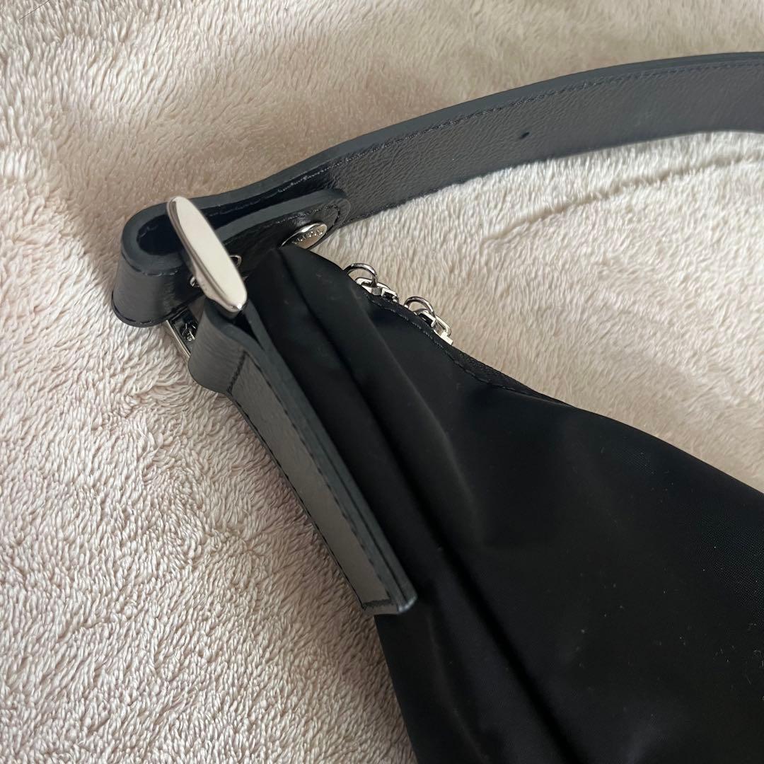 美品 ラウンドビッグショルダーバッグ　ボディバッグ　ブラック　2way 撥水