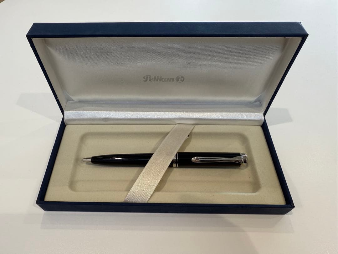 Pelikan 黒 ボールペン 本体　K805