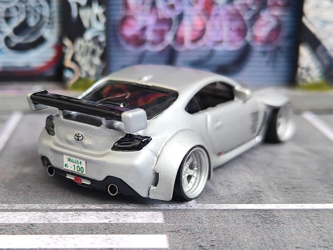 ホットウィールカスタム トヨタ GR86 ドリ車☆オーバーフェンダー☆トミカ改造