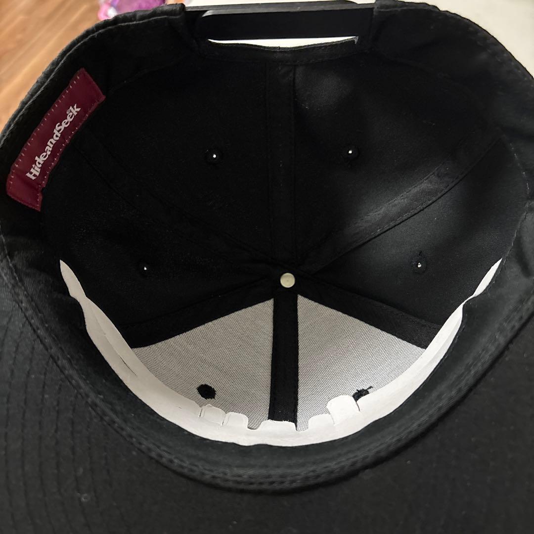 HIDE AND SEEK ブラックベースボールキャップ　インディアンス