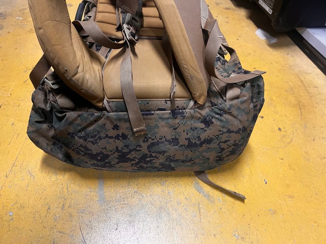 実物米海兵隊 100L超バックパック 大容量 モールシステム だいぶ赤字です。。