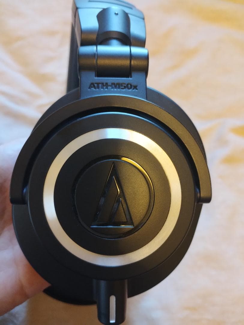 オーディオテクニカ 有線ヘッドホン ブラック 箱・収納ケース付 ATH-M50x