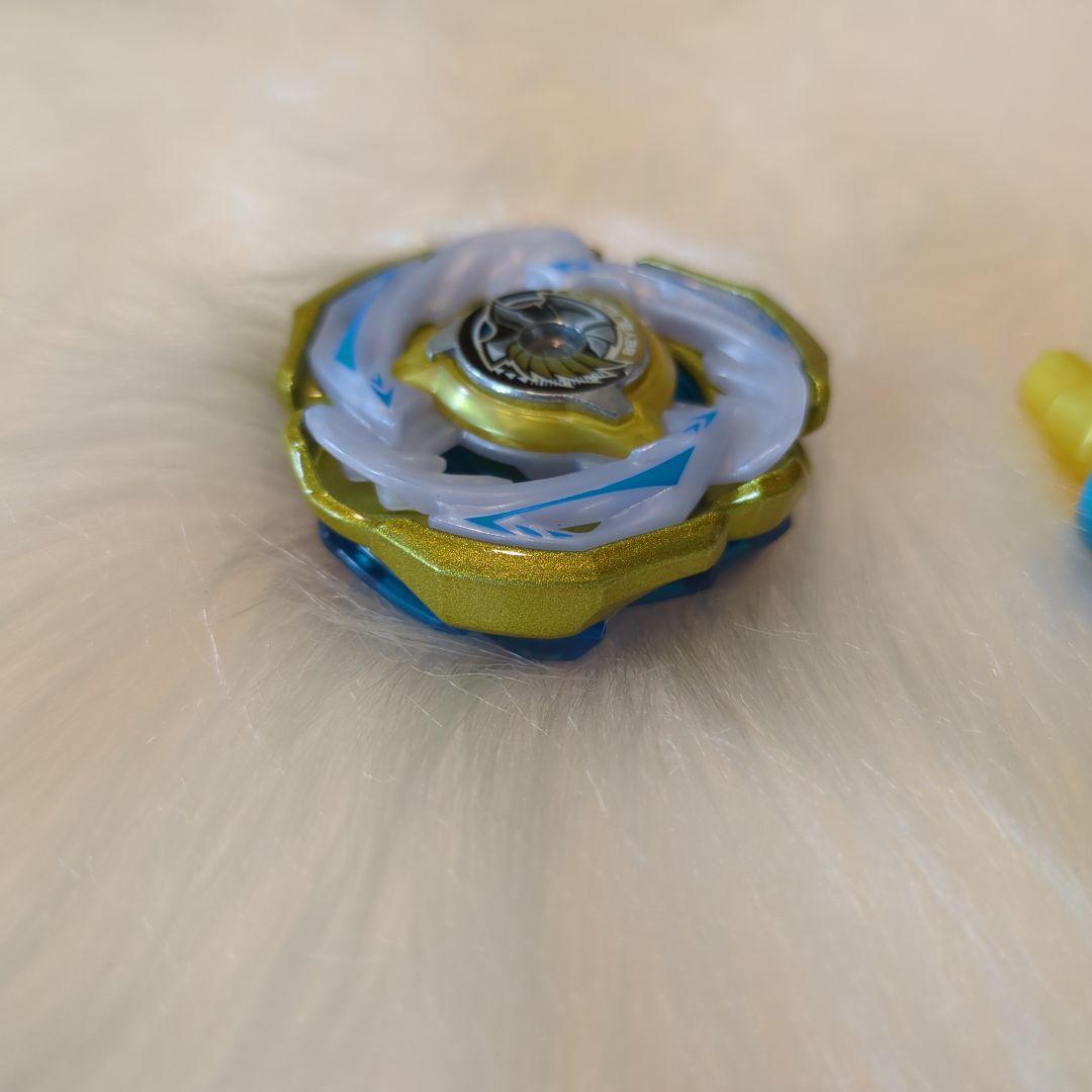 ベイブレードX ワルキューレボルトS4-70V メタルコート：ゴールド