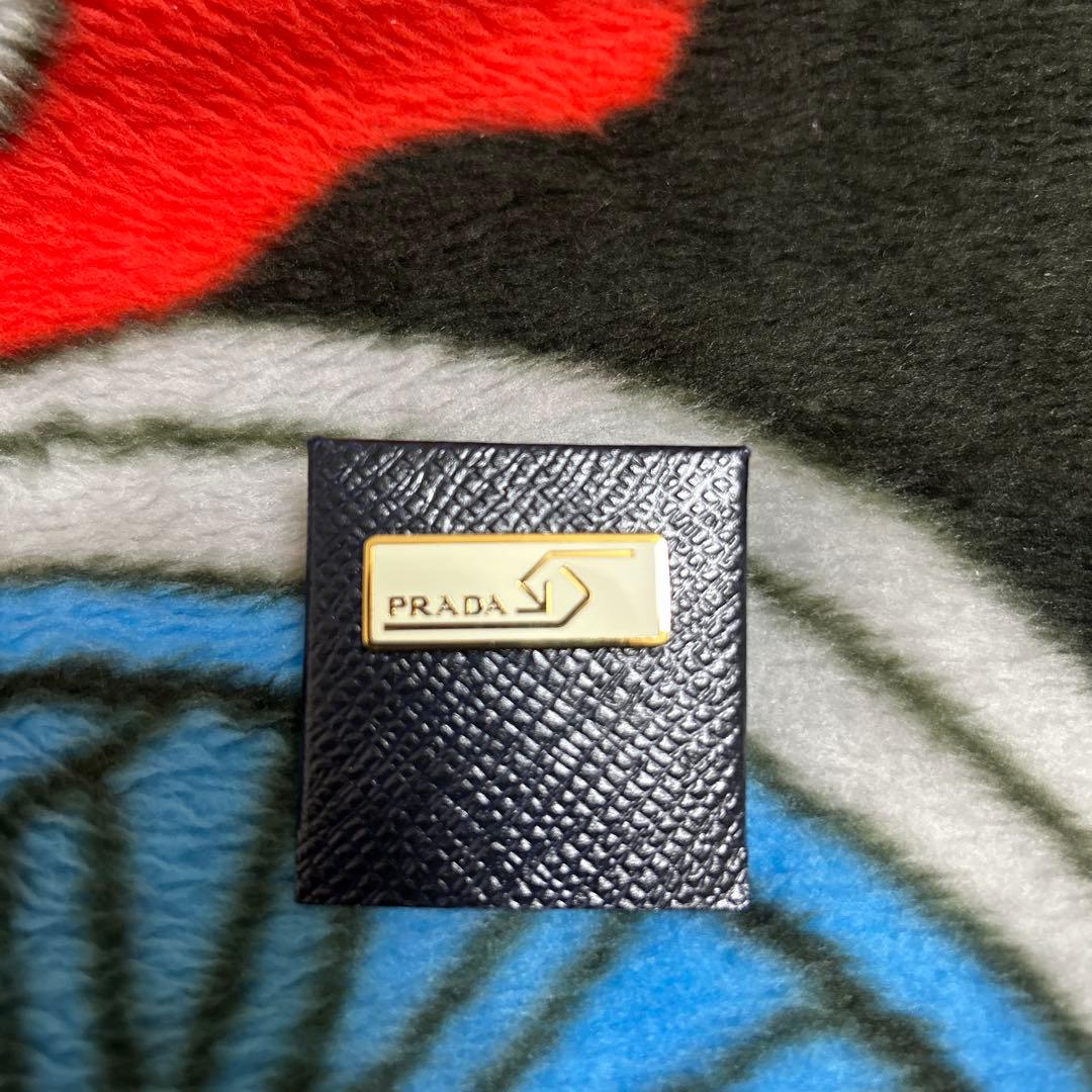 【新品未使用・値下げ交渉可］PRADA ピンブローチ3点セット