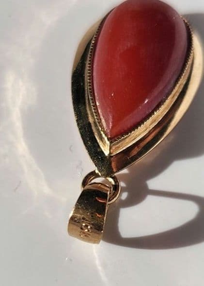 18k 18金 天然赤珊瑚4ct 涙滴型ペンダント