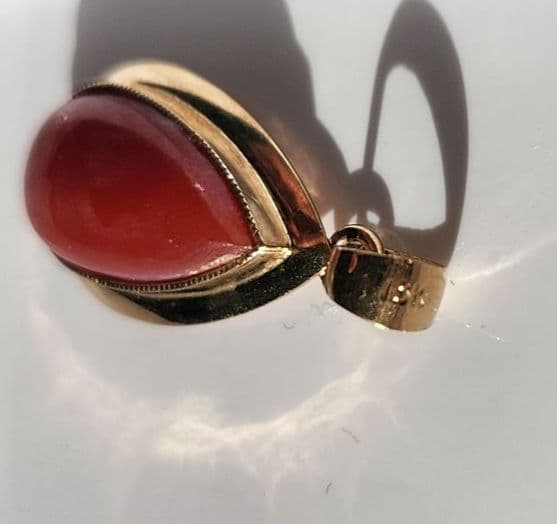 18k 18金 天然赤珊瑚4ct 涙滴型ペンダント