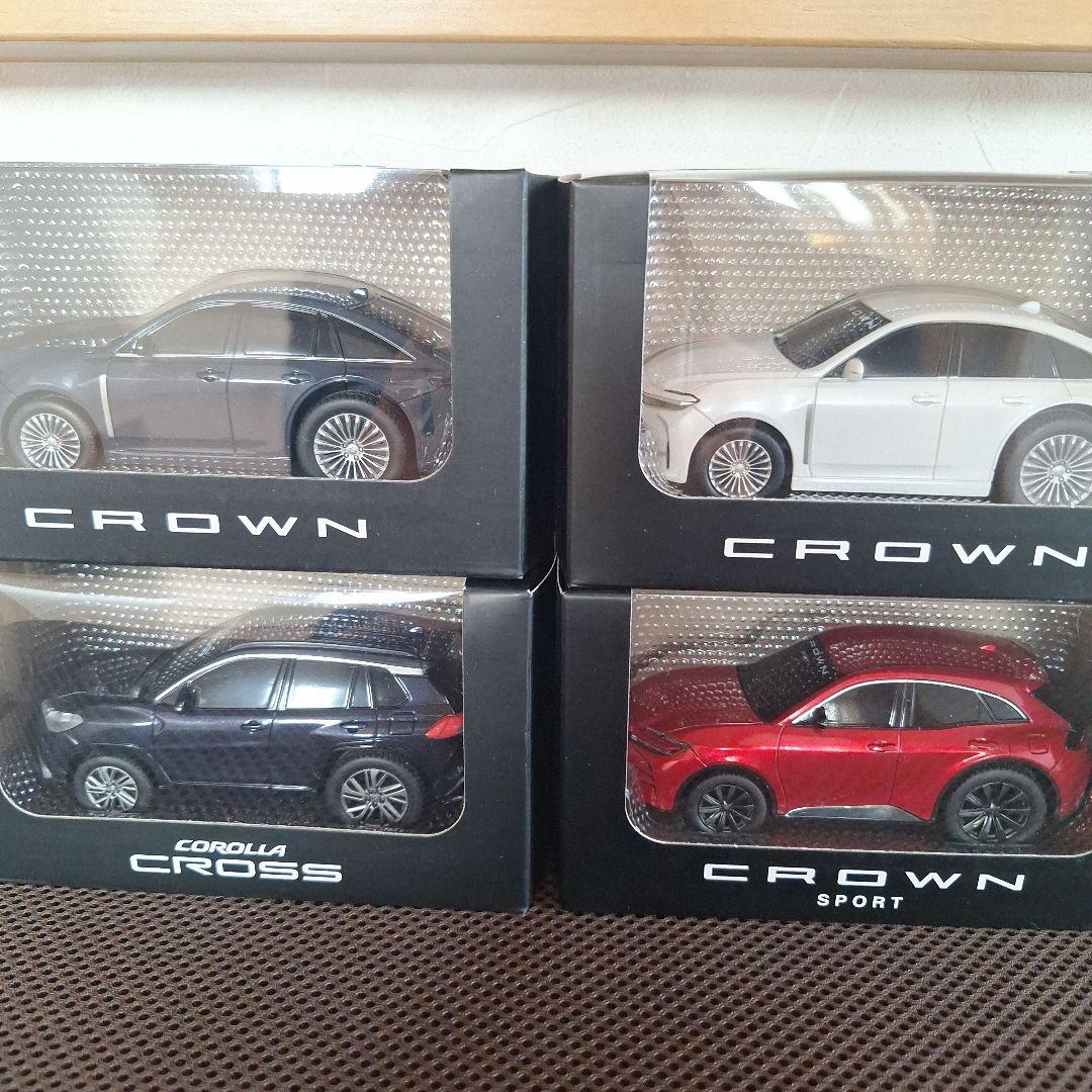 TOYOTA CROWNプルバックカー　トヨタクラウン　トミカ　コレクション