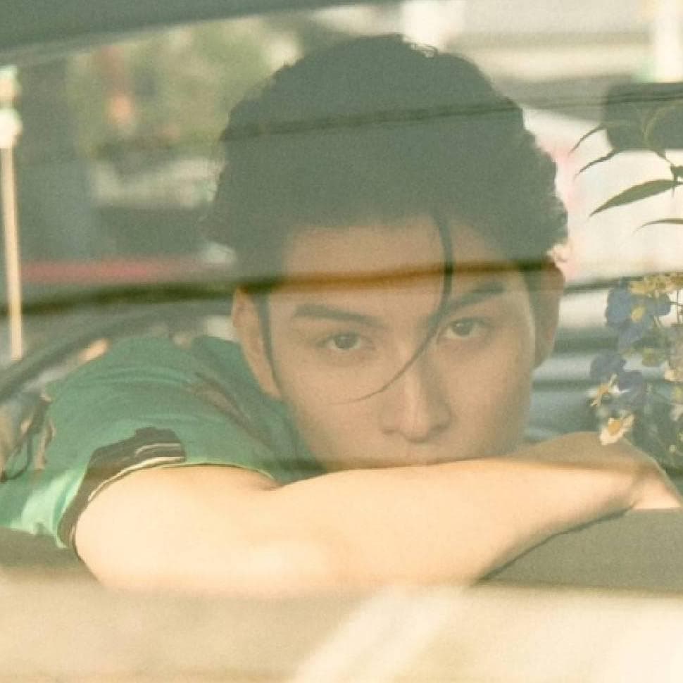 【稀少】長谷川慎 写真集表紙 着用同型 Sサイズ 半袖シャツ CHARACTER