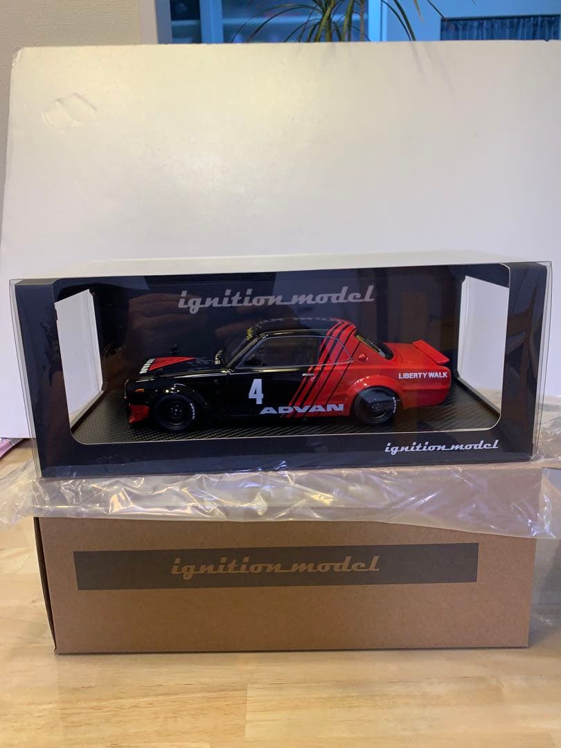 イグニッションモデル　1/18 LBWK ハコスカ アドバン