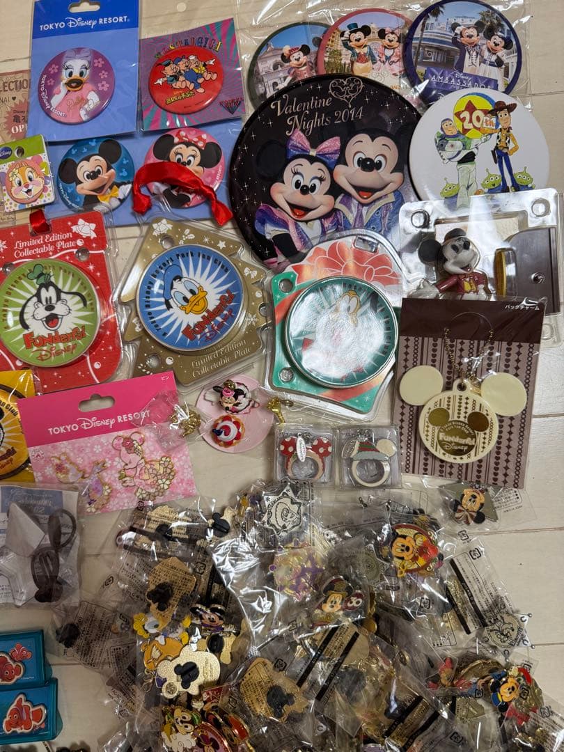 ディズニー ピンバッジ 缶バッジ 他 まとめ売り