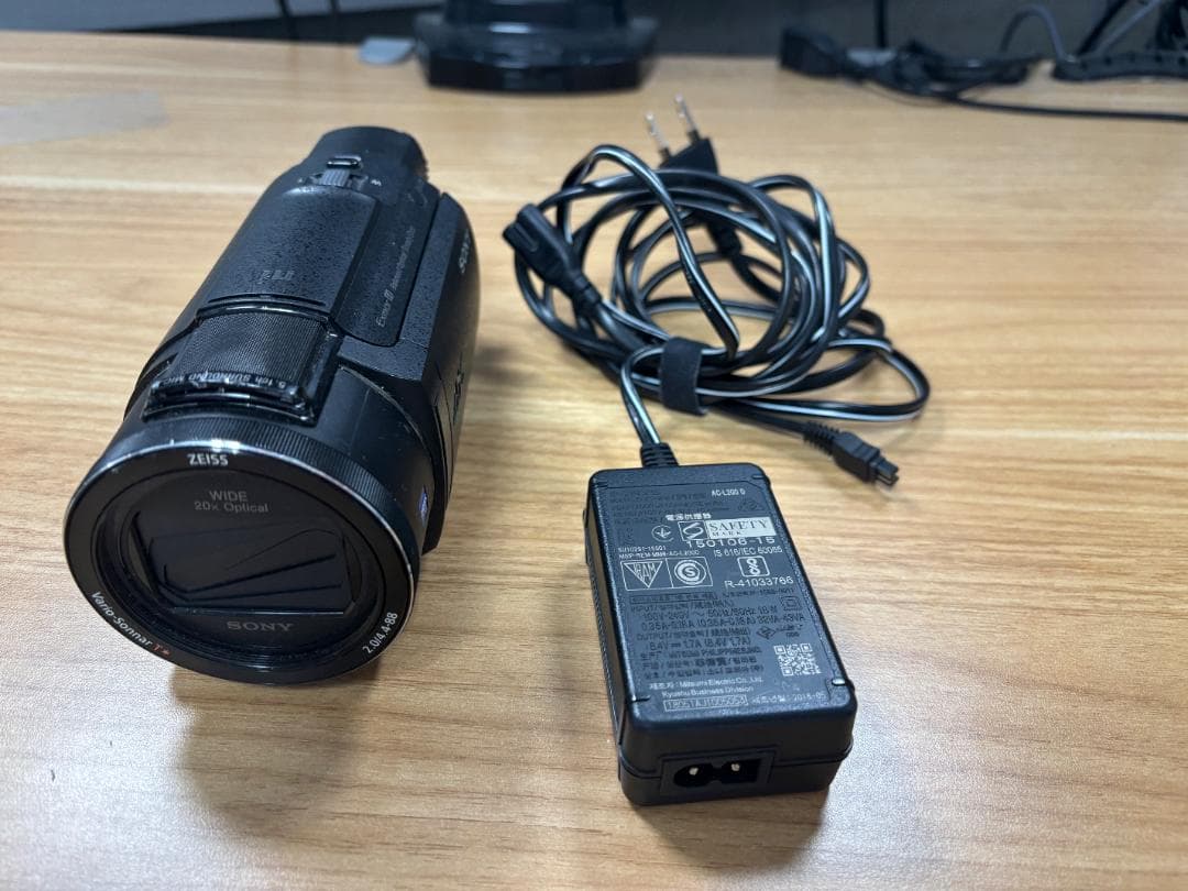 U*U様 SONY FDR-AX60 4Kビデオカメラ（純正バッテリー・ACアダ