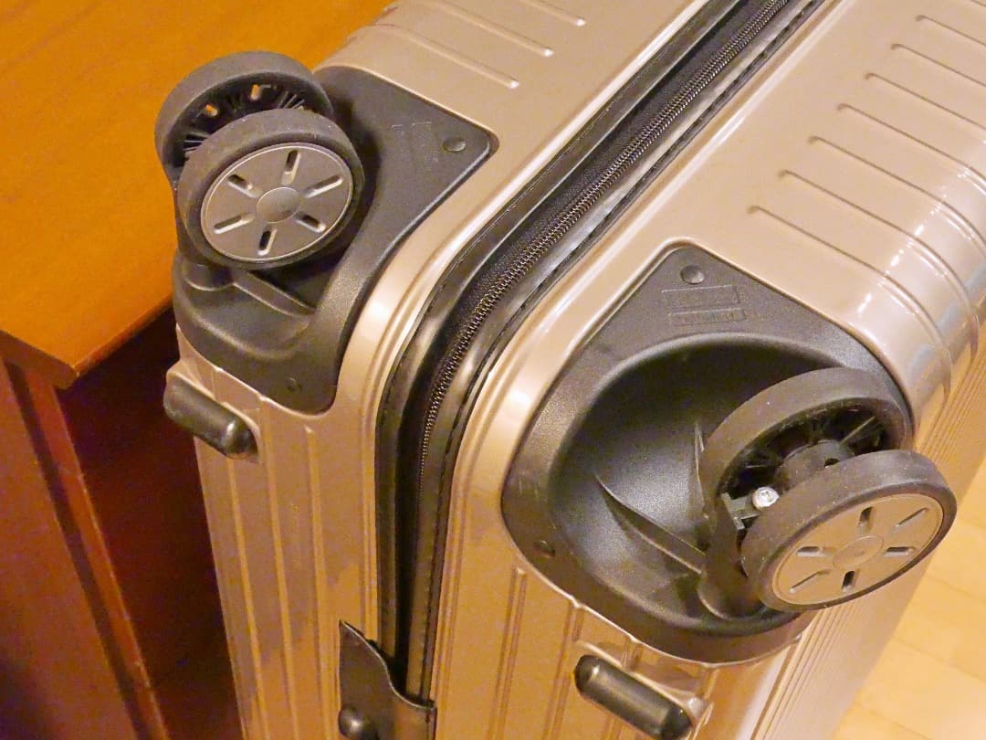 GW特価　美品　RIMOWA リモワ サルサ 4輪 シルバー キャリー　TSA