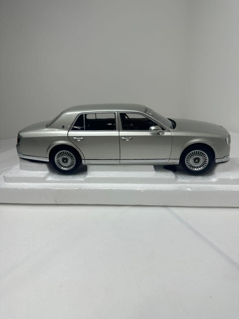 【極美品】LCD 1/18トヨタセンチュリーシルバー ダイキャスト フル開閉完品