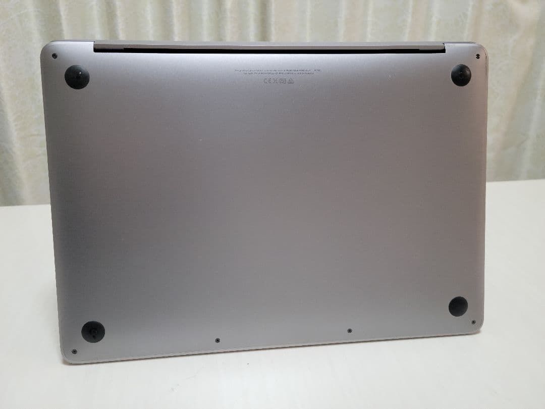 グリリュウ　Macbook Pro 2020 i5 8GB 512GB