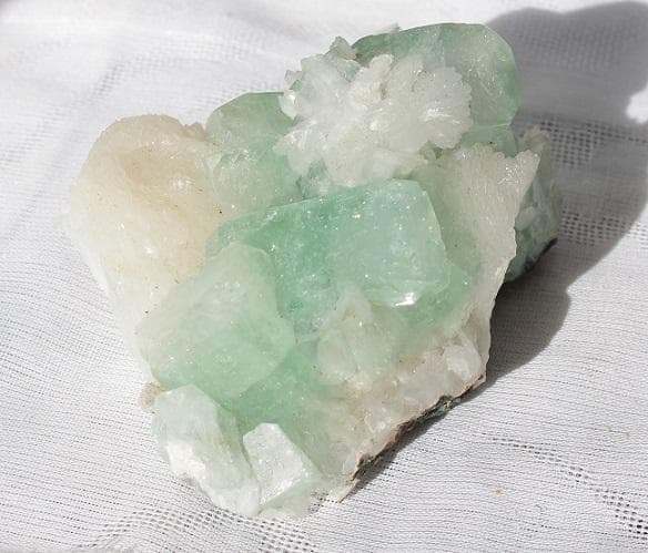 グリーンアポフィライト/ホワイトスティルバイト・原石ga11
