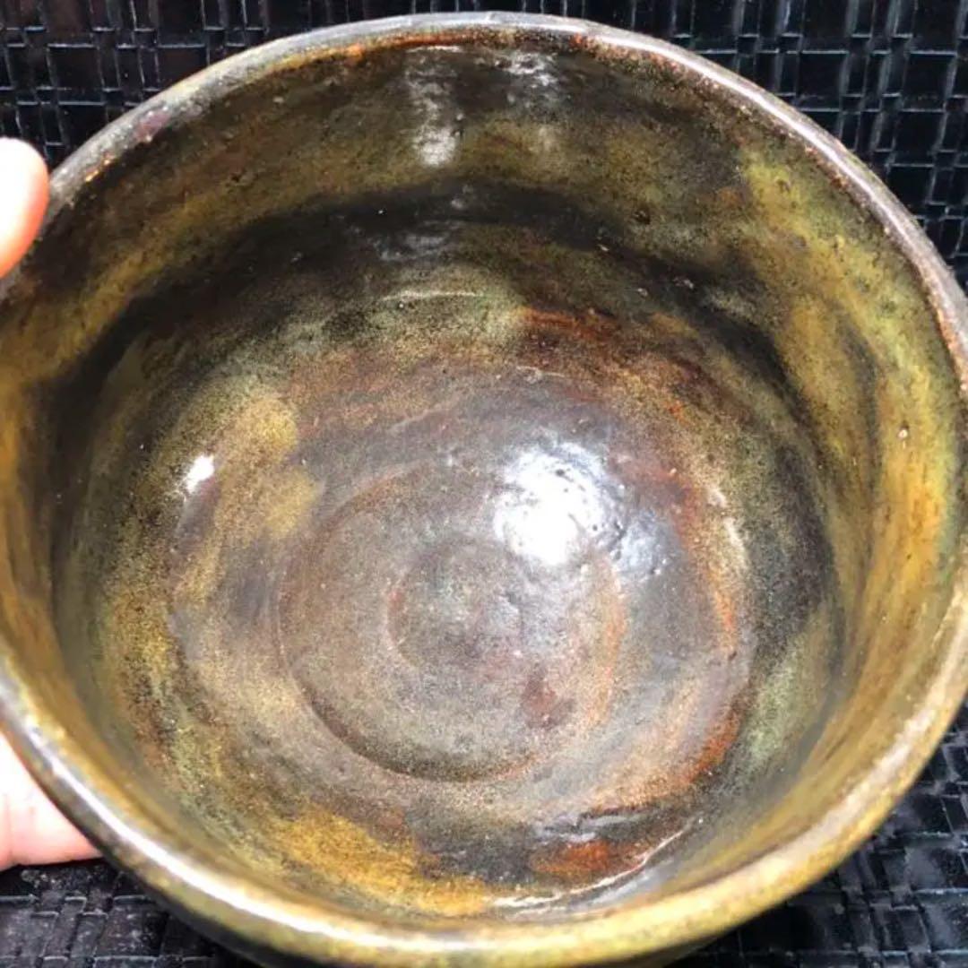 遺品整理◼️蔵から出てきたかなり雰囲気のある謎の釉薬がかけられた抹茶茶碗