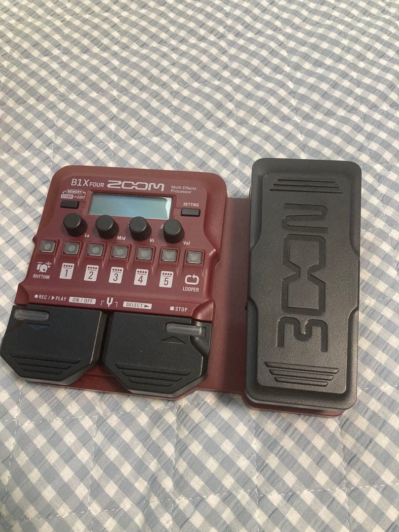 ZOOM B1X Four ベースエフェクター