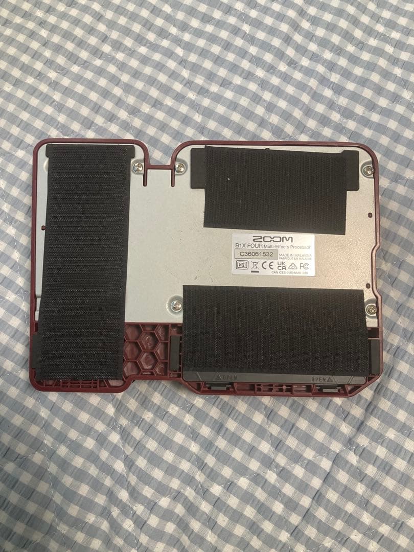 ZOOM B1X Four ベースエフェクター