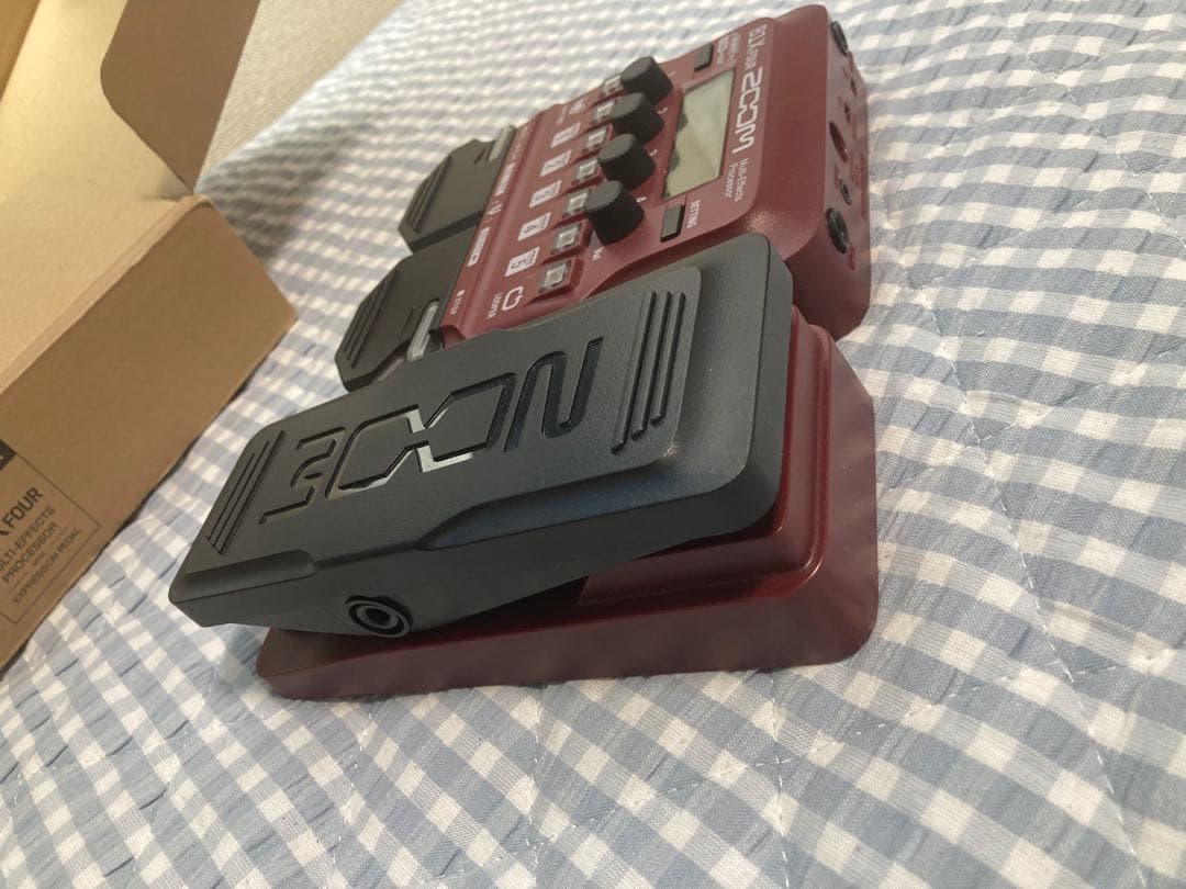 ZOOM B1X Four ベースエフェクター