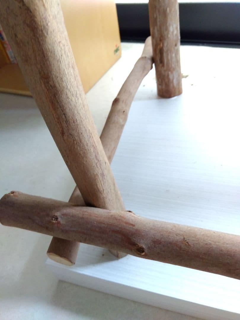 オウム　ヨウム　ハッピーケース木製鳥用スタンド 餌入れ付きバードアスレチック