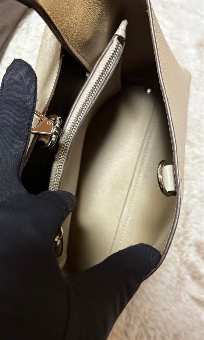 美品！トッズ　レザーバッグマイクロ現行品