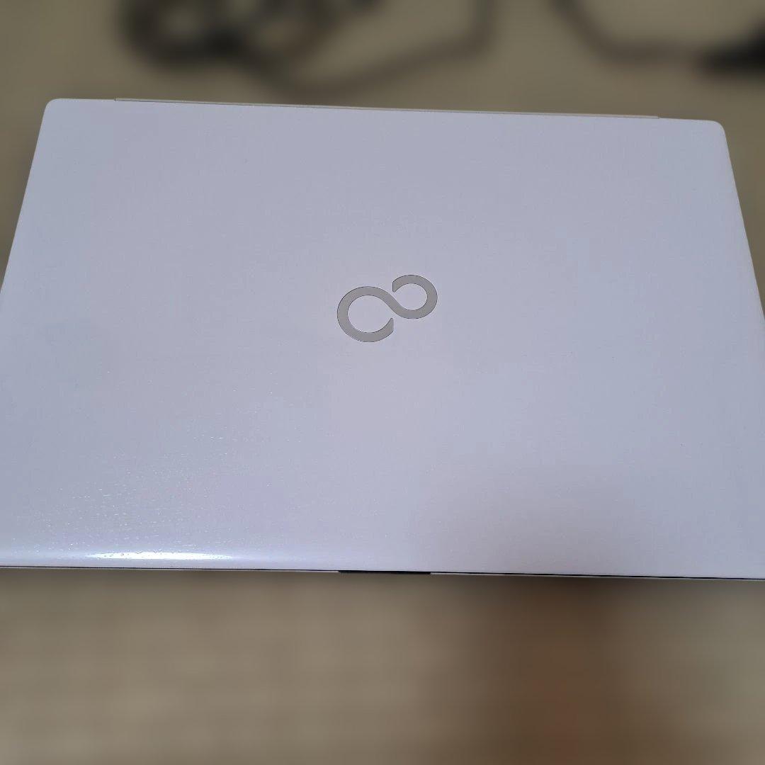 FUJITSUノートパソコンホワイト