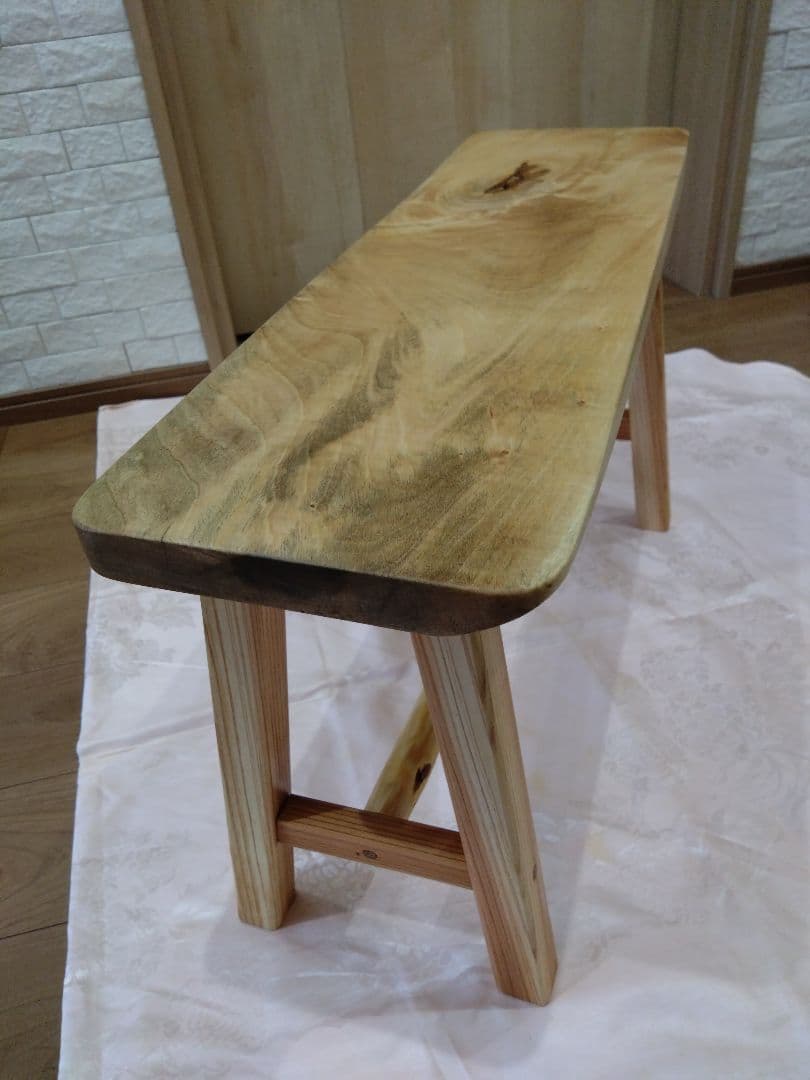 楠（くす）のベンチ86　いい楠の一枚板で杢目が大変綺麗　重さも3.6kgと軽量❕