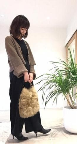 ヴィオラドーロ 定価3.7万 新品 フォックスファーリングバッグ ベージュ