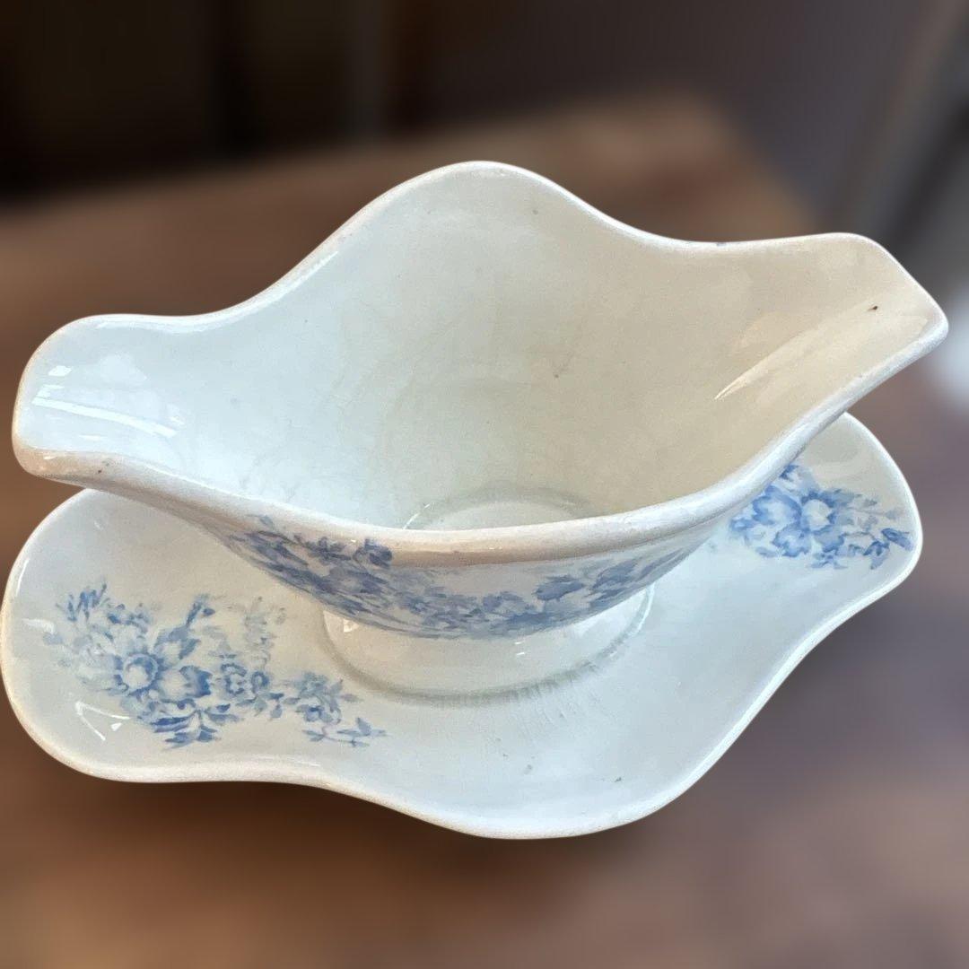 フランスアンティーク　ブルーのお花のソーシエール