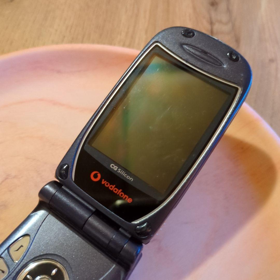 Vodafone 携帯電話本体2個セットJ-SH53＋J-SH04（充電器付き）