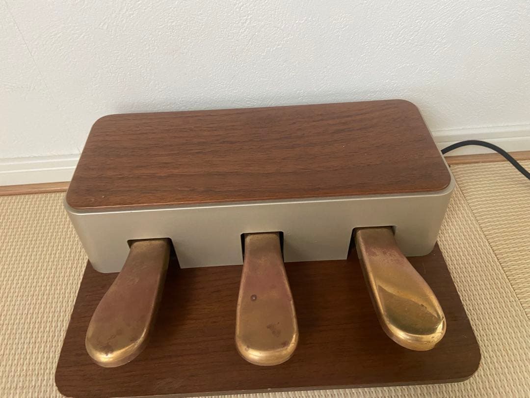 Roland & karimoku Kiyola （きよら）KF-10