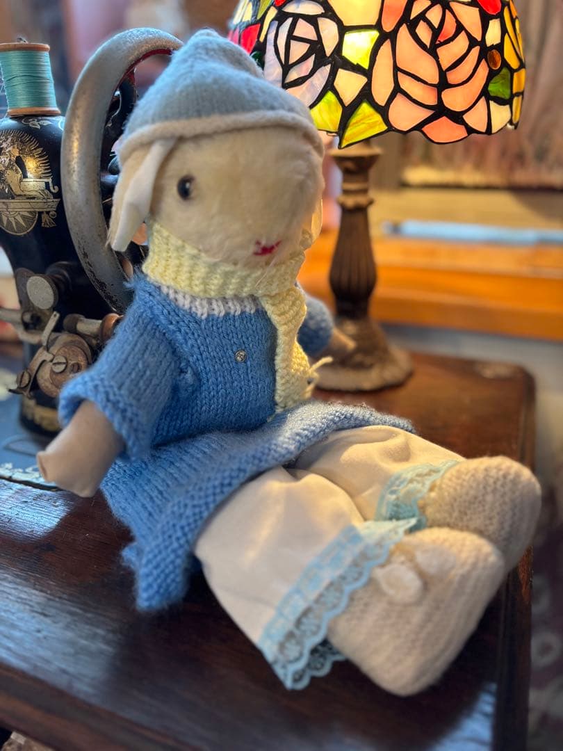 アンティークうさぎのぬいぐるみ