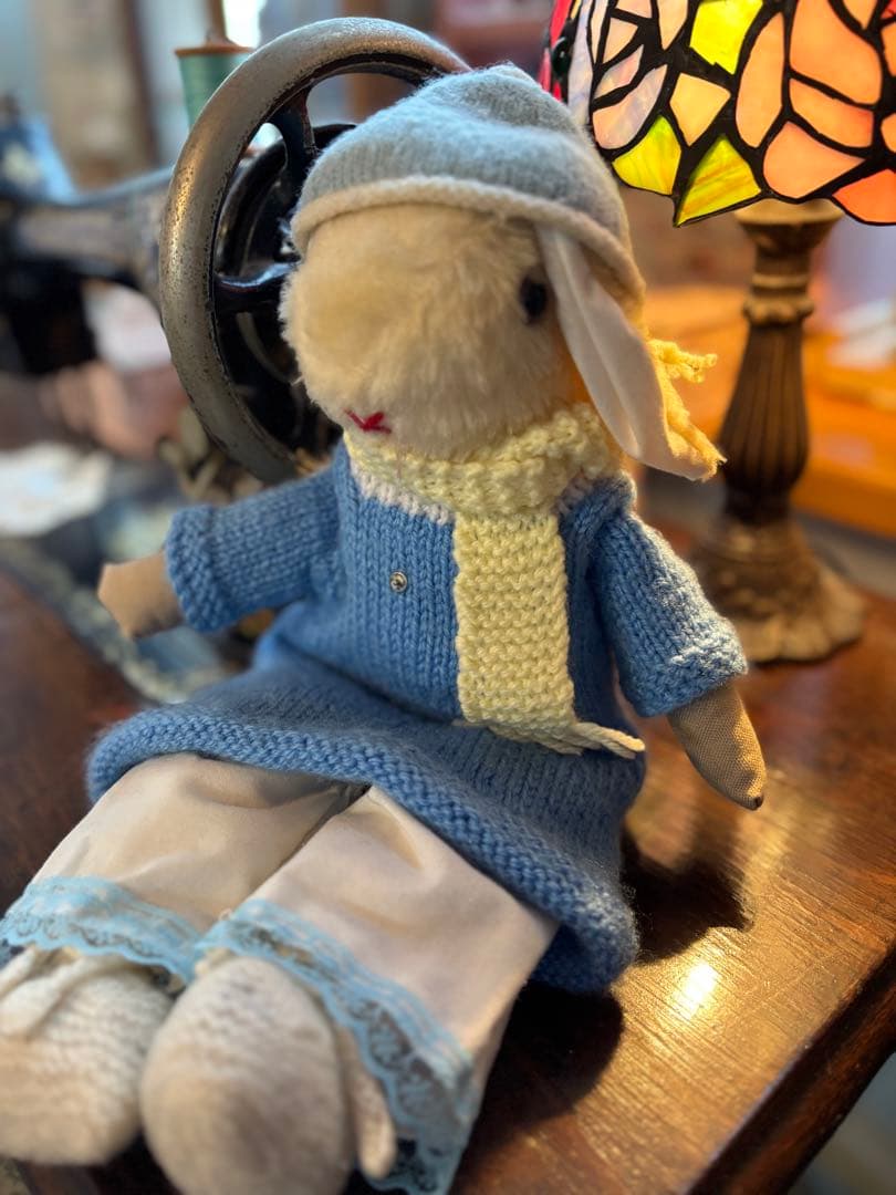 アンティークうさぎのぬいぐるみ