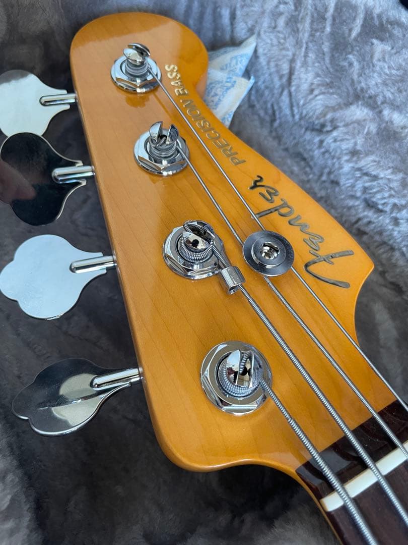 ベース Fender American Ultra Precision Bass