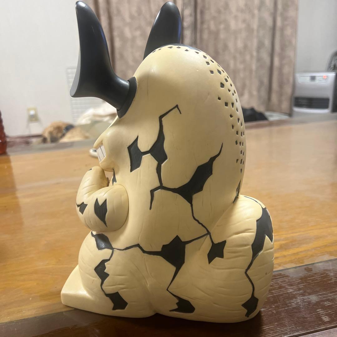 怪獣フィギュア エレキング　貯金箱