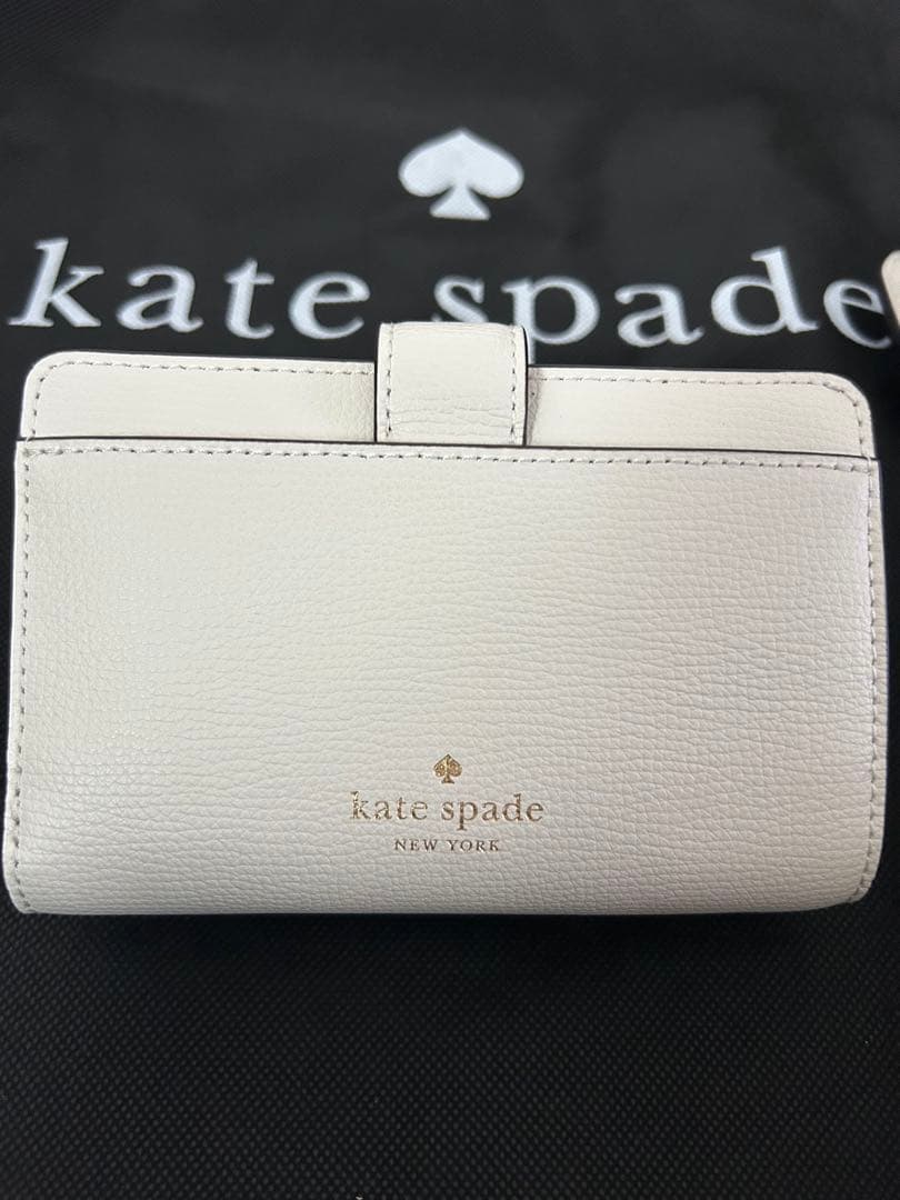 新品 ケイトスペード kate spade 花柄 二つ折り財布