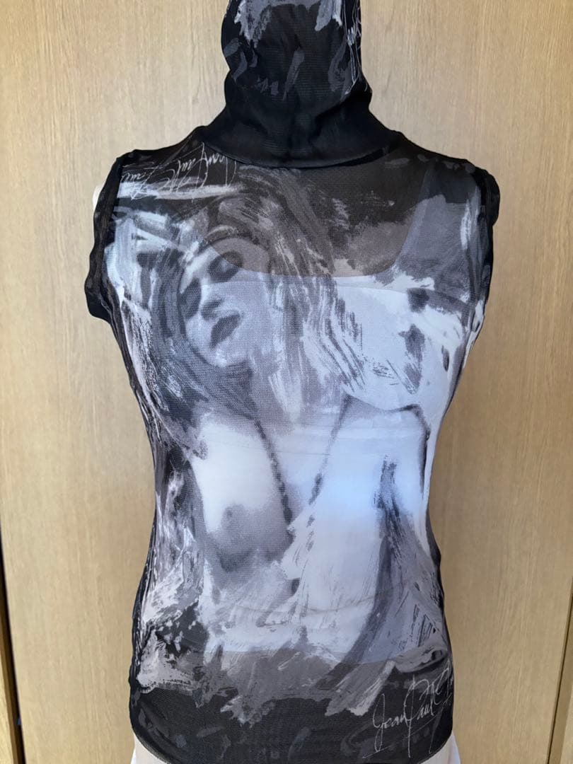 ジャンポールゴルチエ　アートプリント ハイネック ノースリーブ