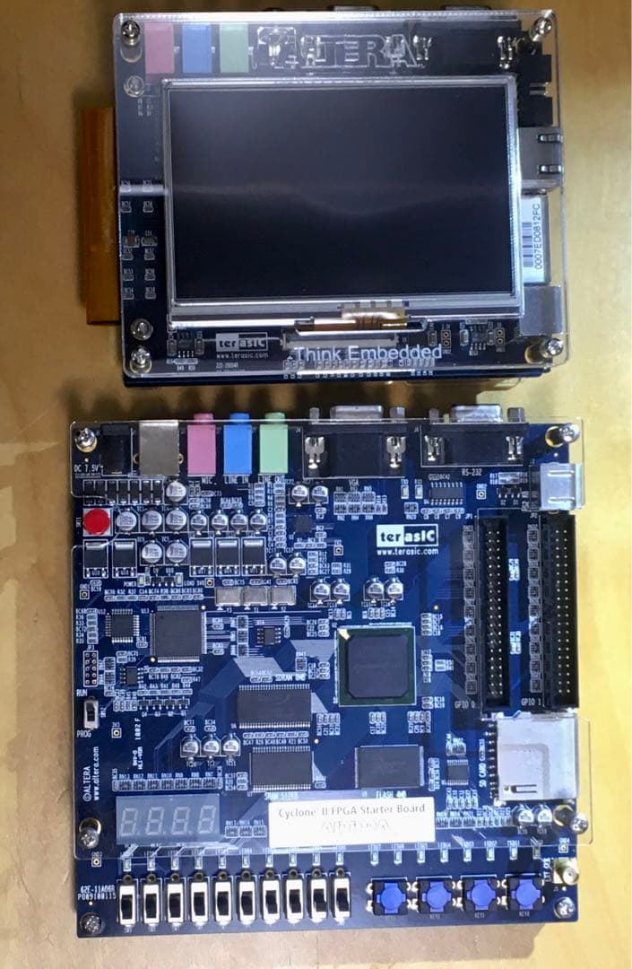 Altera Cyclone II と III FPGA 開発ボードセット