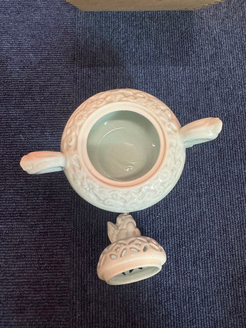 2005 有田焼 清兵衛 三足 獅子　白磁香炉　未使用