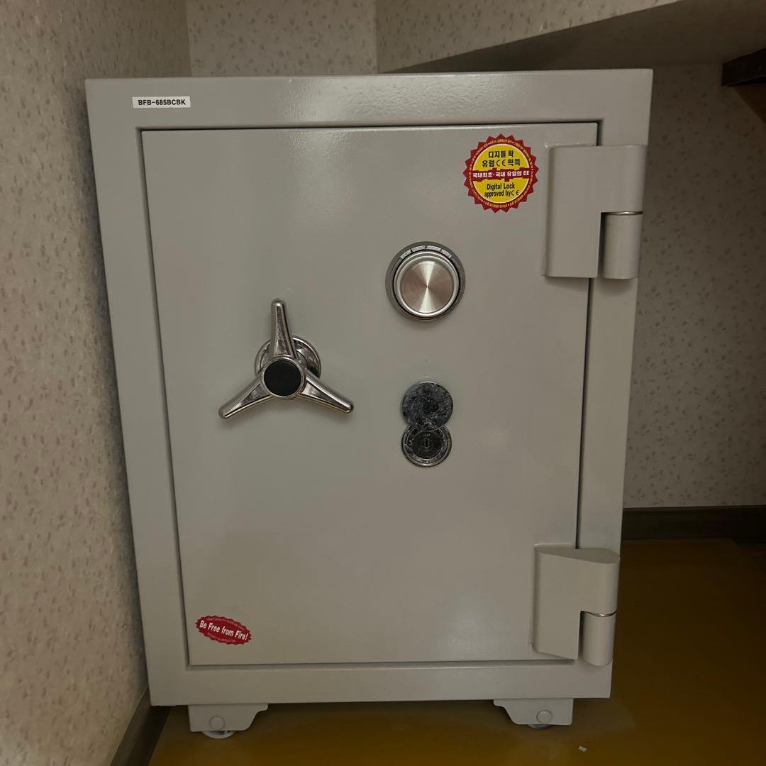 耐火金庫　たのメル便でお届け致します。引取りの場合は2万円です！